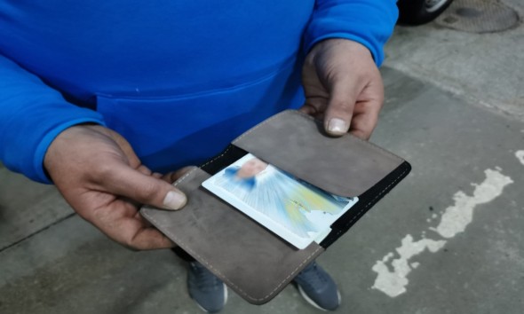 FOTO // Un moldovean și-a cumpărat buletin românesc cu 350 de euro, dar polițiștilor români nu le-a plăcut ideea